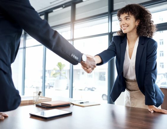 b2b partner marketers shaking hands